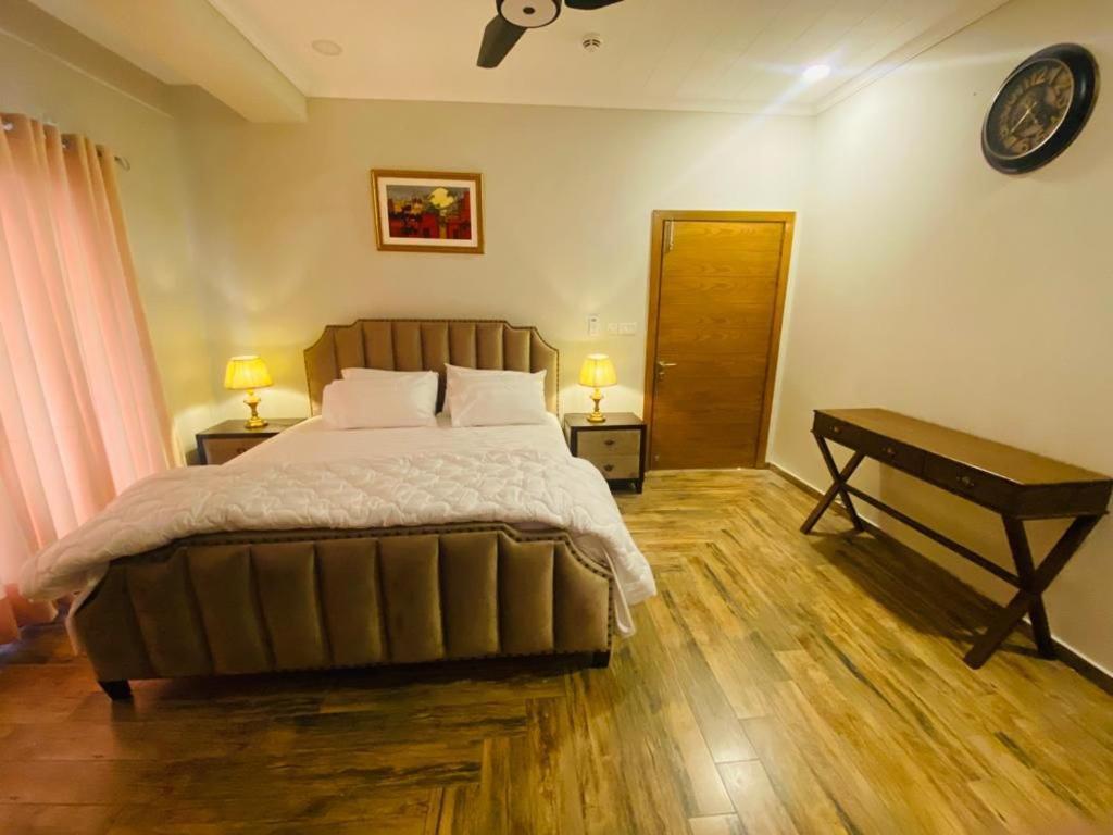 Holidazzle Serviced Apartments Bahria Town Равалпинди Екстериор снимка