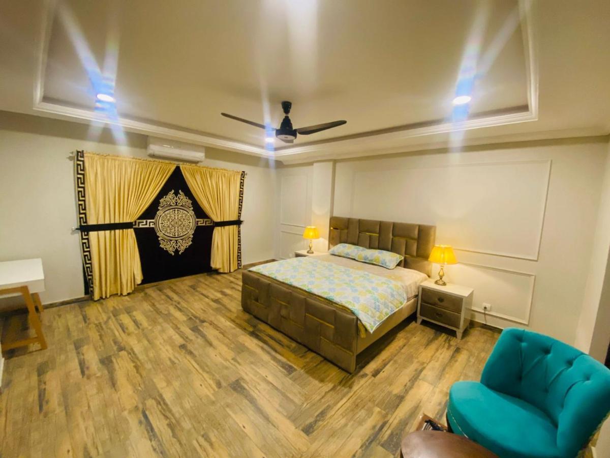 Holidazzle Serviced Apartments Bahria Town Равалпинди Екстериор снимка