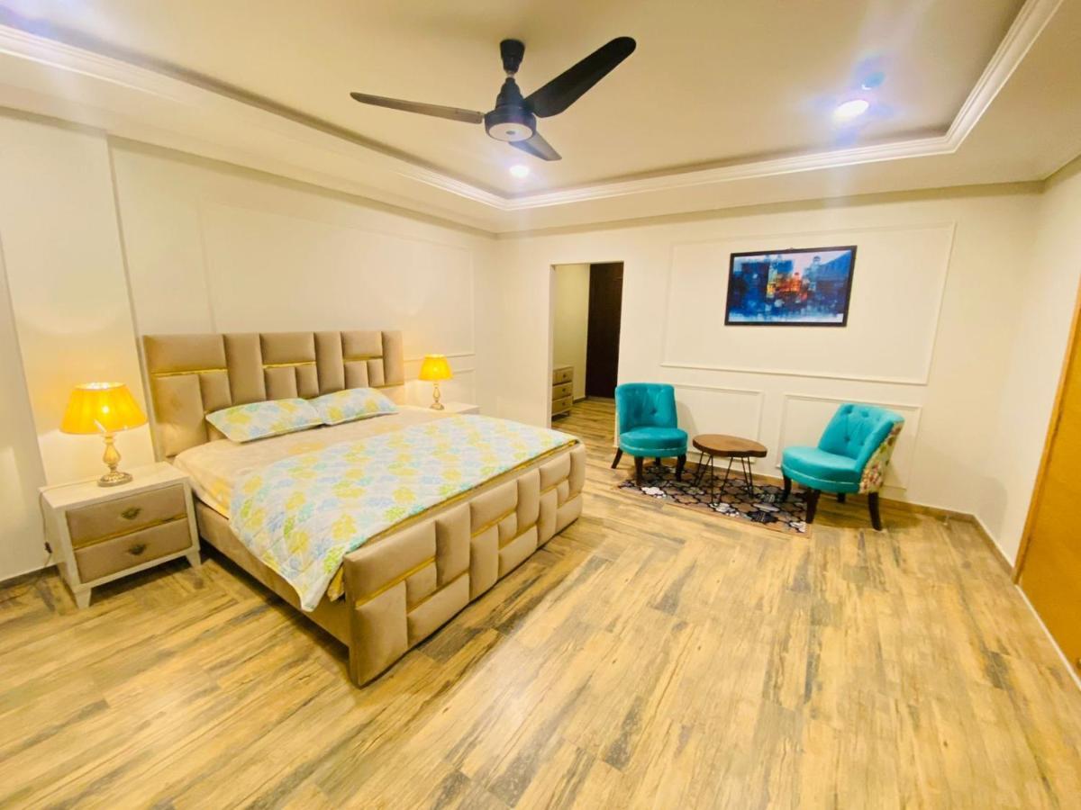 Holidazzle Serviced Apartments Bahria Town Равалпинди Екстериор снимка