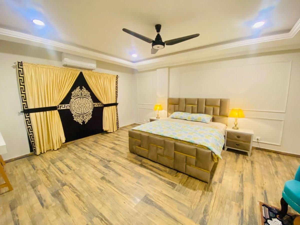 Holidazzle Serviced Apartments Bahria Town Равалпинди Екстериор снимка