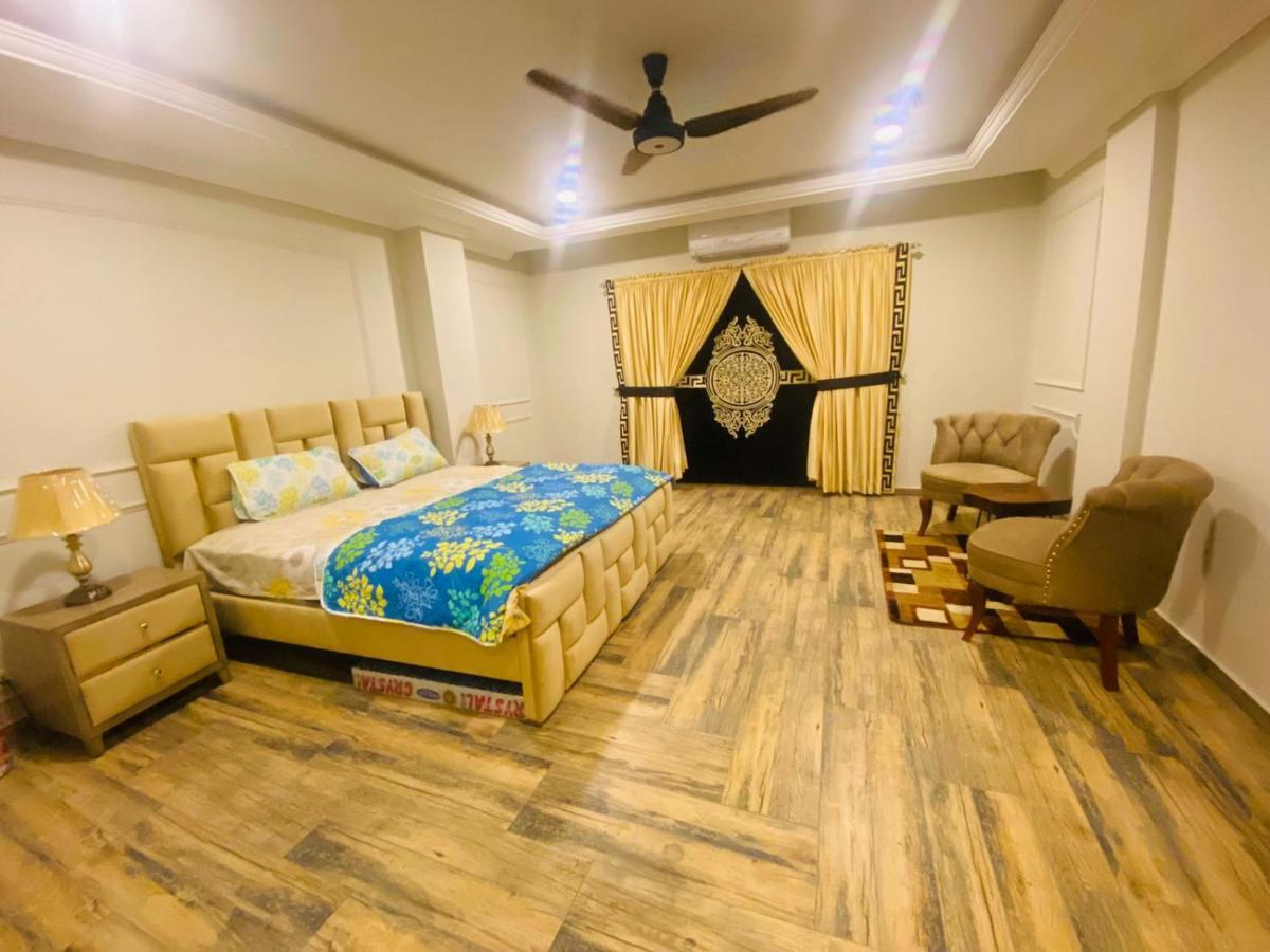 Holidazzle Serviced Apartments Bahria Town Равалпинди Екстериор снимка