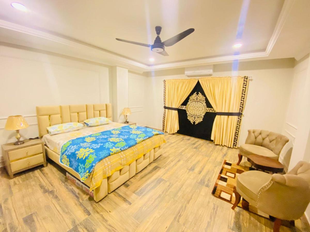 Holidazzle Serviced Apartments Bahria Town Равалпинди Екстериор снимка