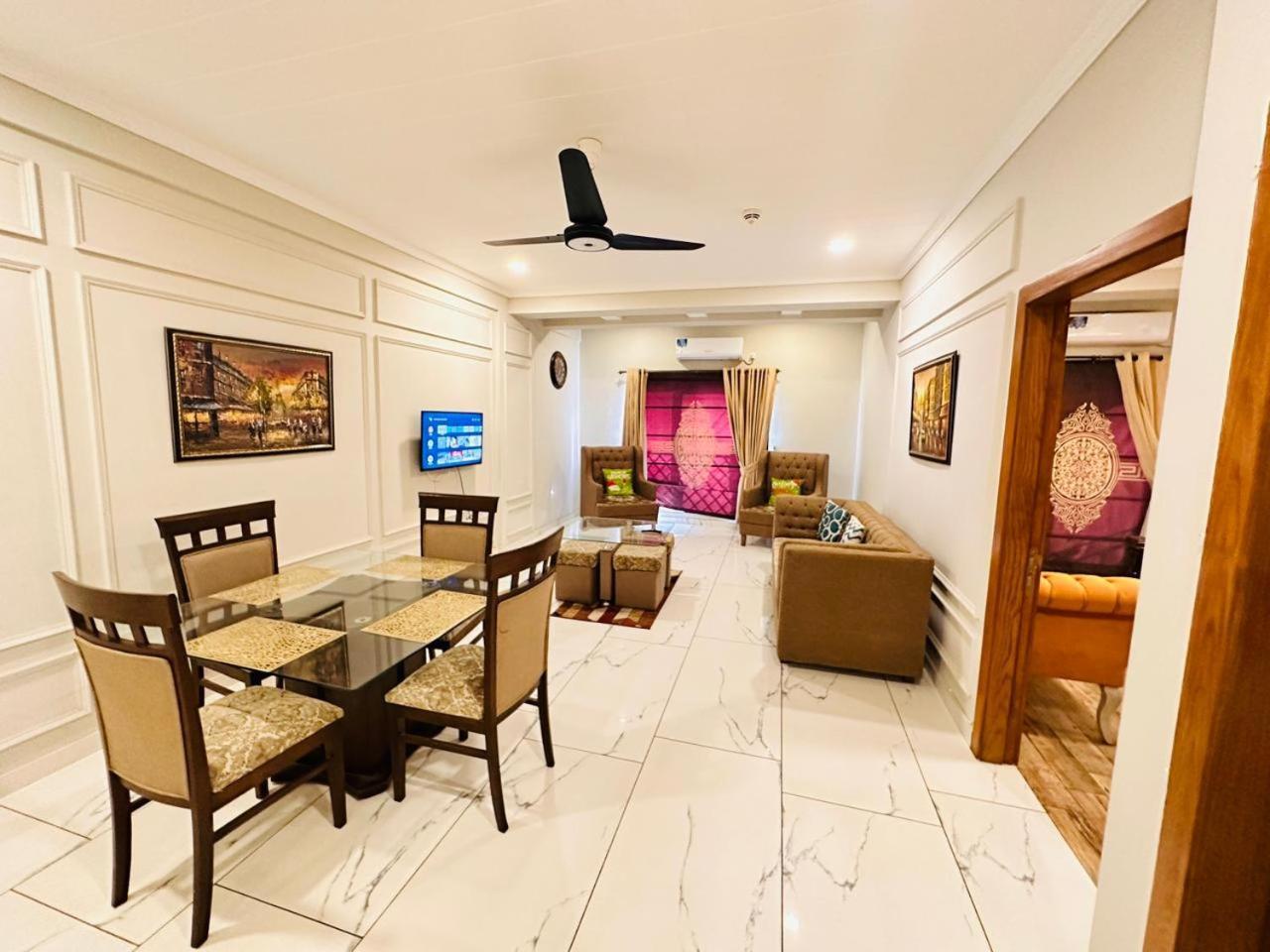 Holidazzle Serviced Apartments Bahria Town Равалпинди Стая снимка